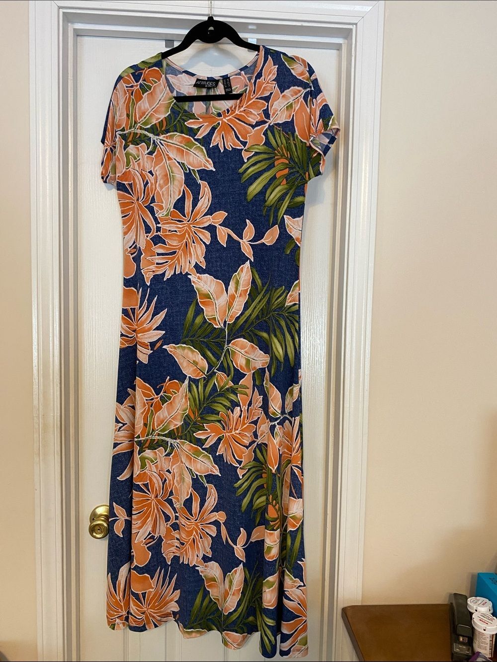 Attitudes by Renee Navy Blue Maxi Dress with Peach Floral Print medium‎ petite